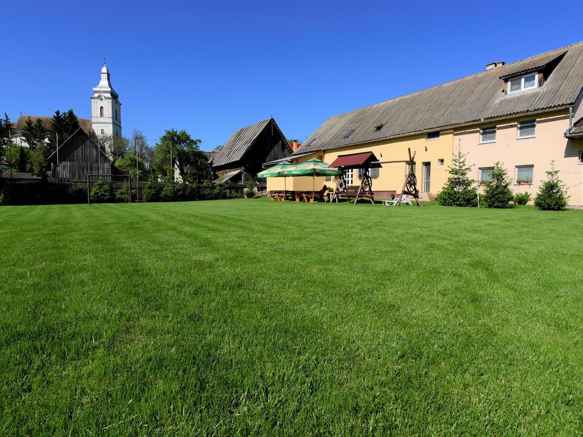 Turia Gyongyvirag Panzio B&B 외부 사진