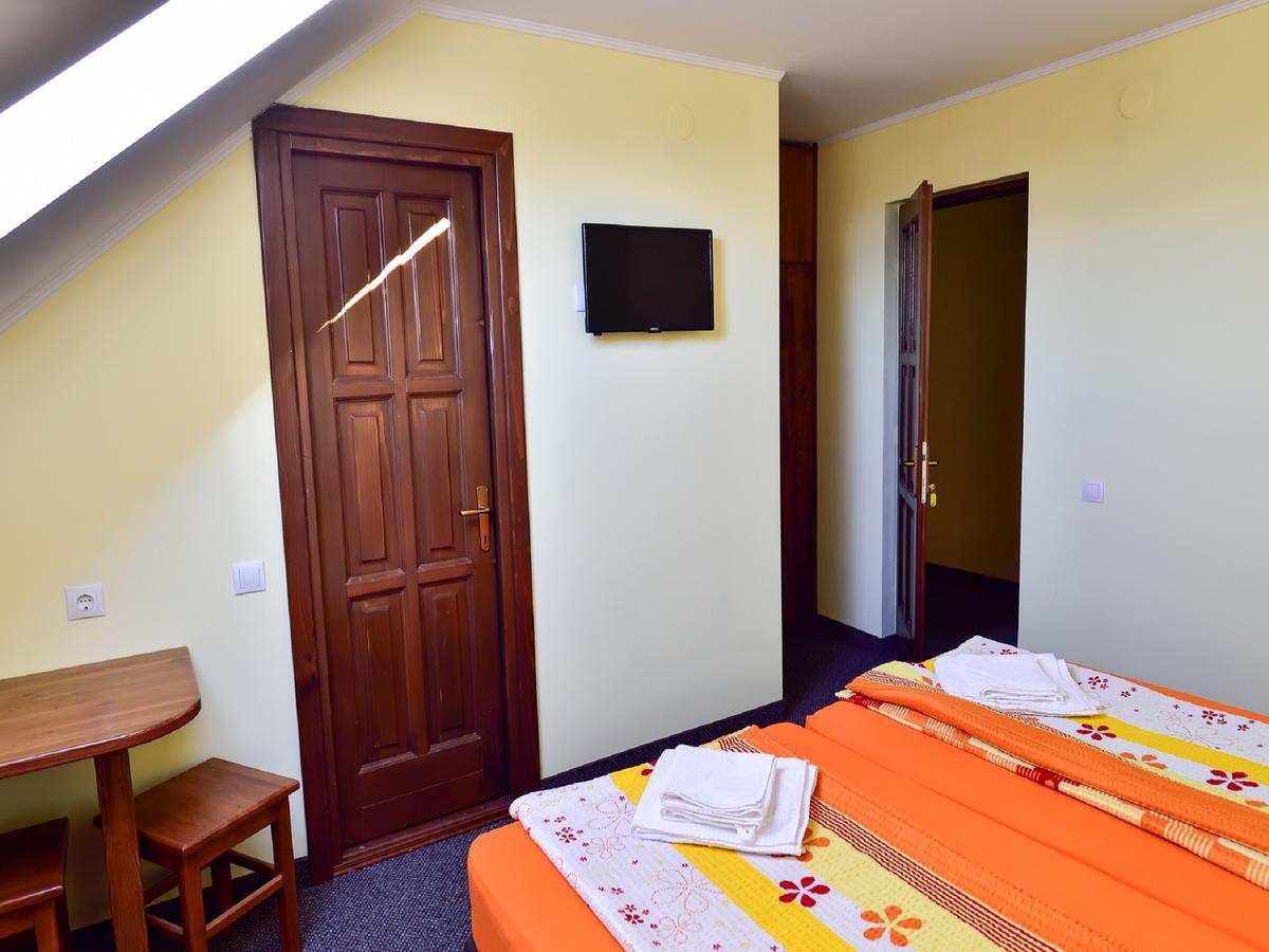 Turia Gyongyvirag Panzio B&B 외부 사진